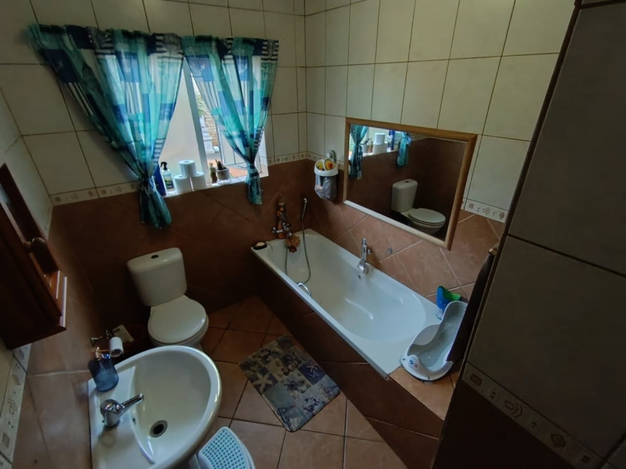 3 Bedroom Property for Sale in Waterval East North West